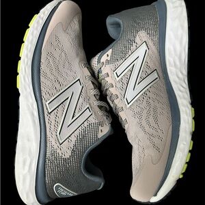 New Balance Women’s Gray and Tan Athletic Shoes 8.5